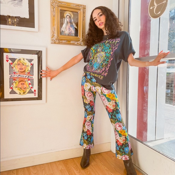 The Janis Bells-Rose Garden - Picture 2 of 7